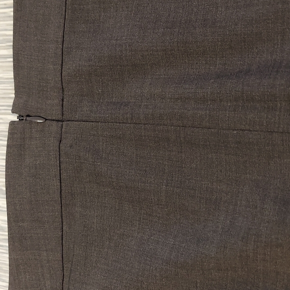 Ann Taylor Woman's gray skirt - Picture 4 of 5